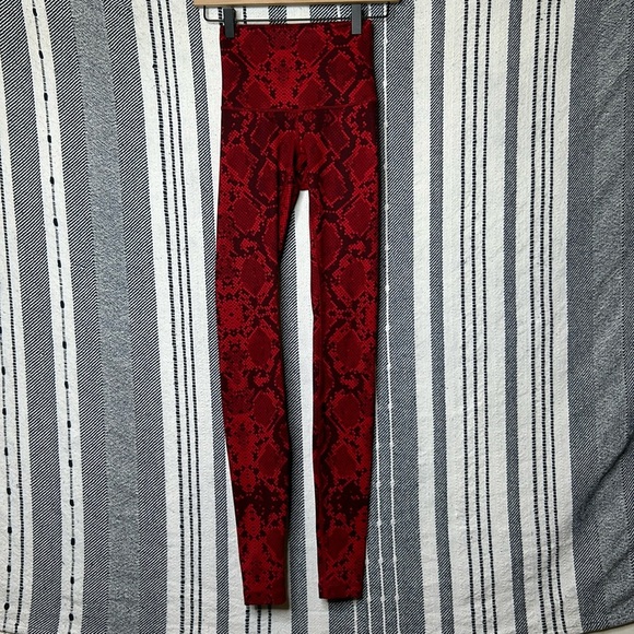 Lululemon Wunder Under High Rise Leggings - Picture 6 of 8